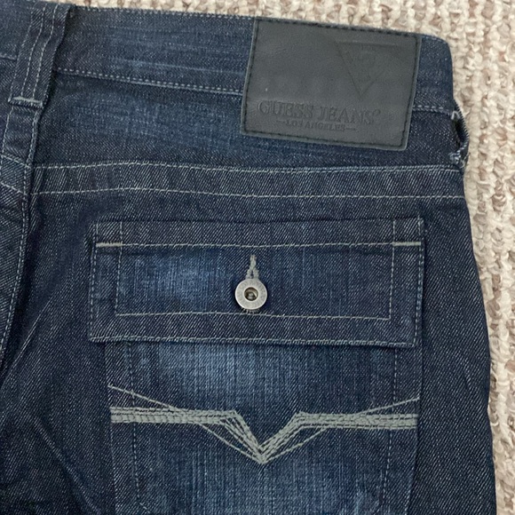 NWT, Guess, Pasadena Straight Leg Button fly Men’s Jeans, Size 33X32 - Picture 10 of 13